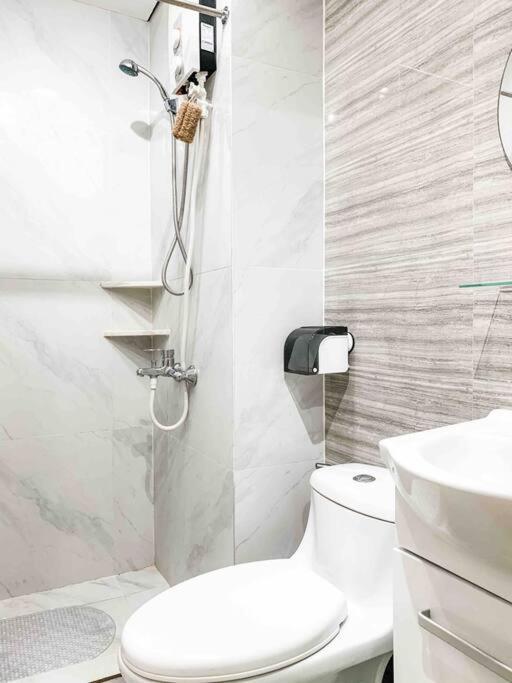 Homey At Avida It Park Apartment *